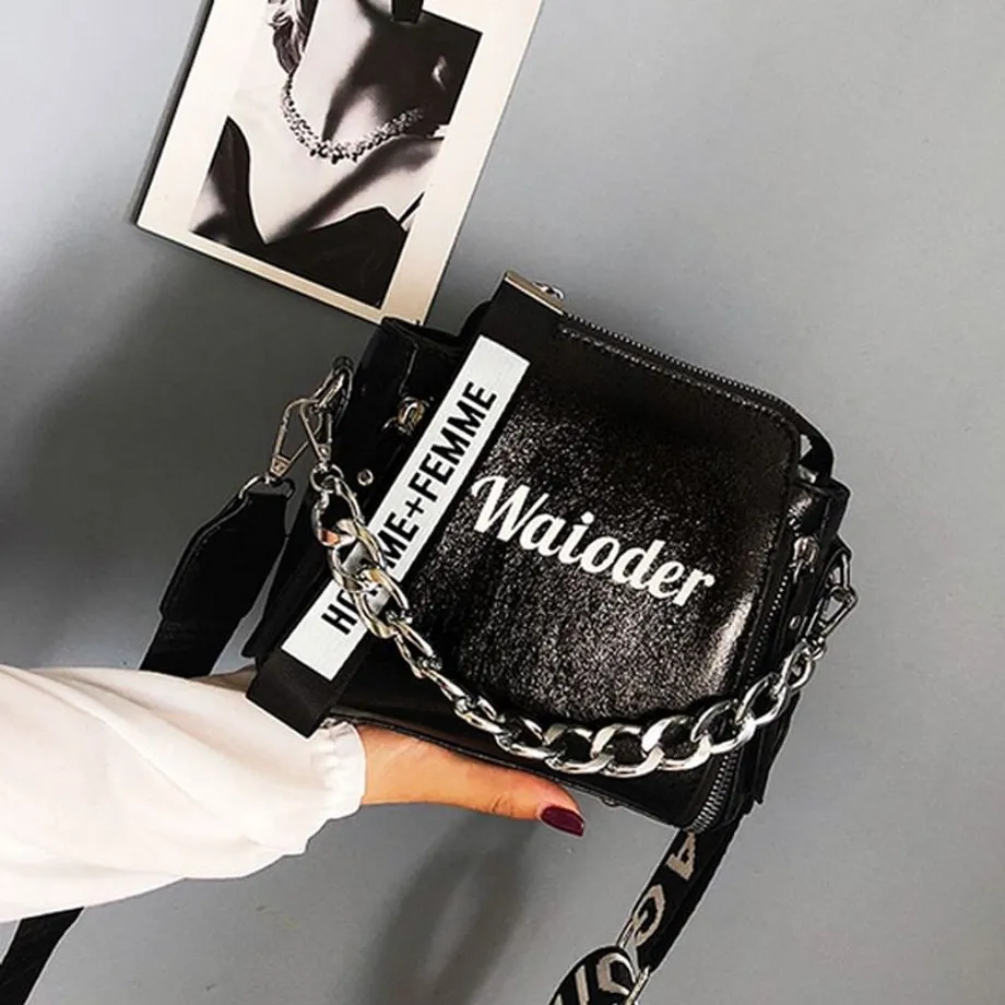 Stylová dámská metalická mini crossbody kabelka