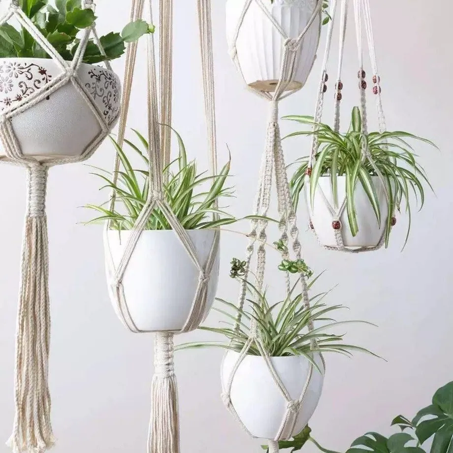 Sada 4dílných ručně vyráběných věšáků na rostliny Boho Macrame