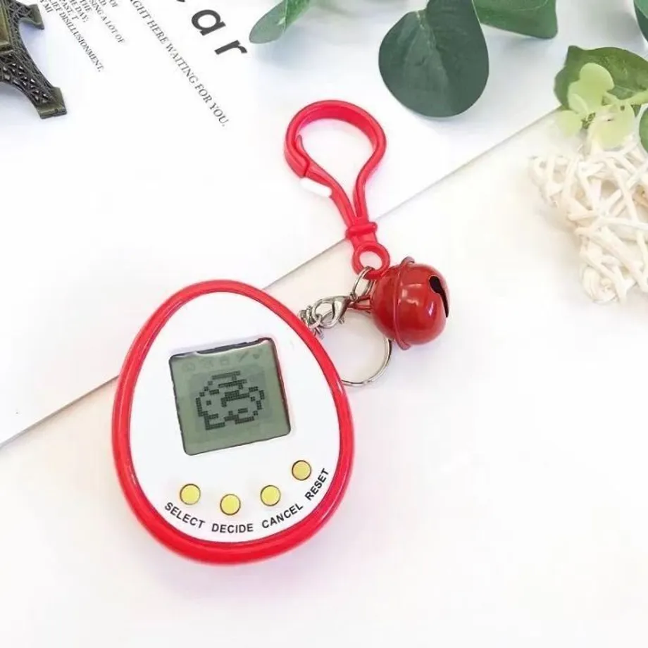 Hra Tamagotchi ve tvaru vajíčka s různými motivy