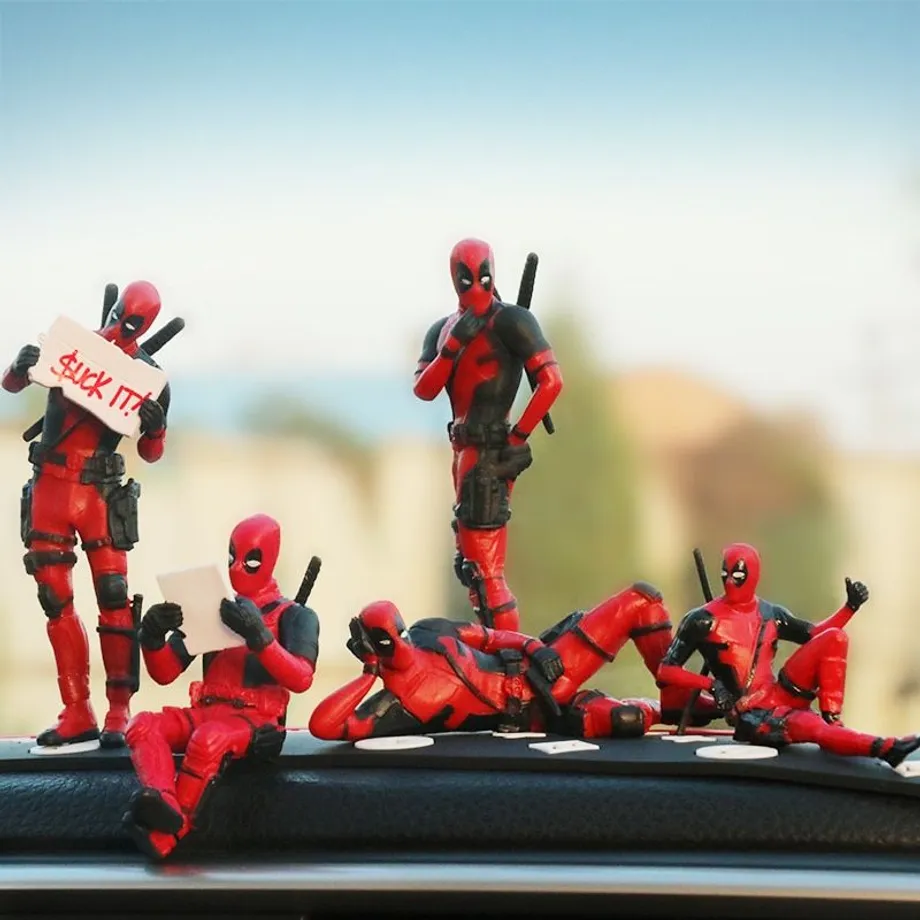 Deadpool minifigurka/postavička Marvel do interiéru auta