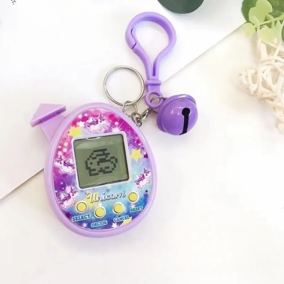 Hra Tamagotchi ve tvaru vajíčka s různými motivy