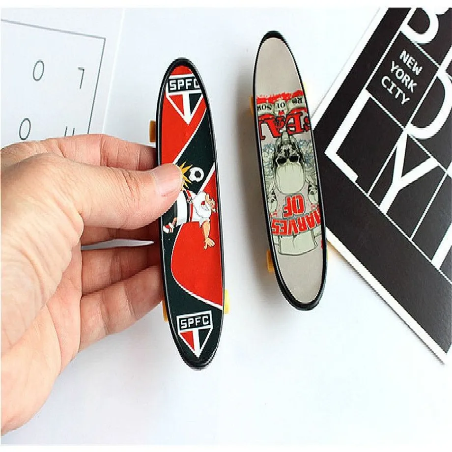 Plastový prstový mini skateboard