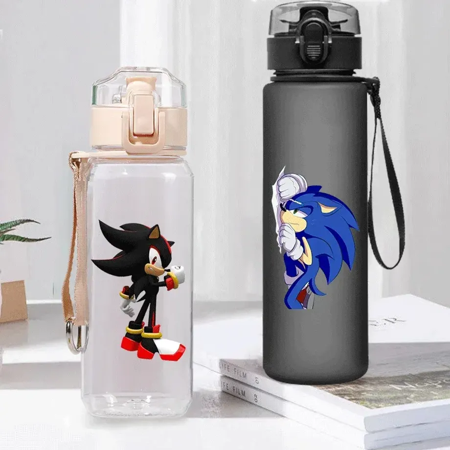 Trendy láhev na vodu s tlakovým uzávěrem v motivech ježka Sonic