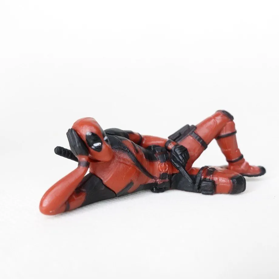 Plastová figurka oblíbené postavy Deadpool