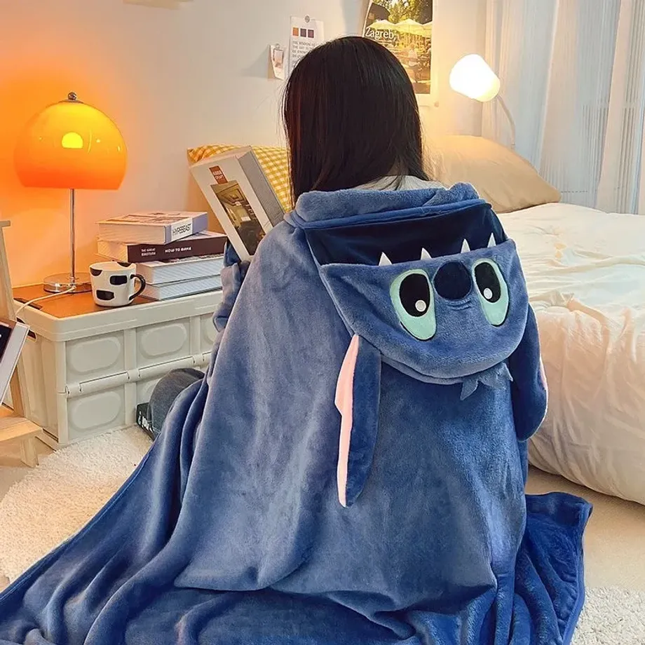 Zateplená anime deka s kapucí ve stylu Stitch pro studenty