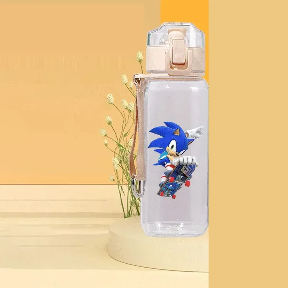 Trendy láhev na vodu s tlakovým uzávěrem v motivech ježka Sonic