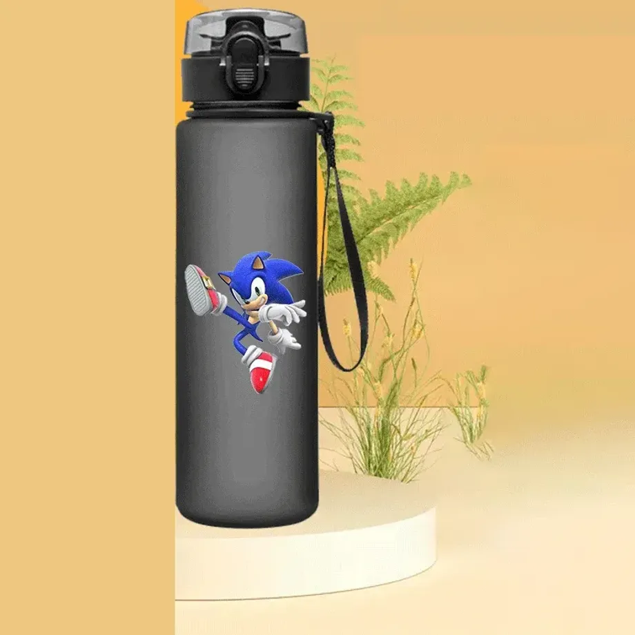 Trendy láhev na vodu s tlakovým uzávěrem v motivech ježka Sonic