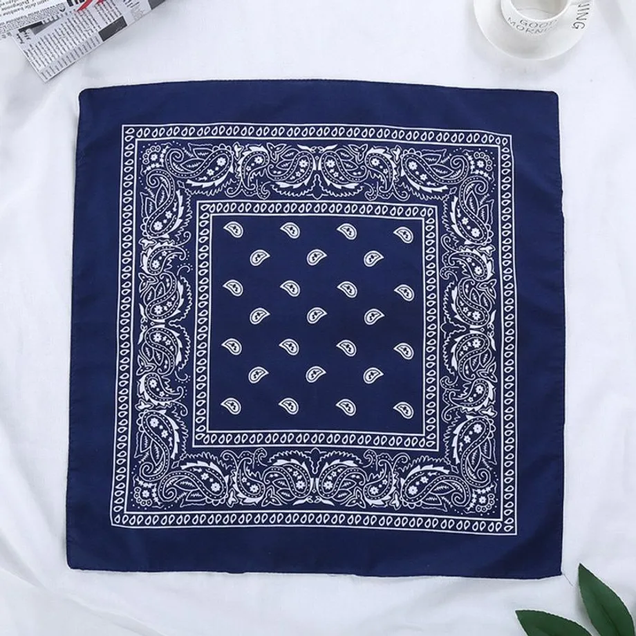 Stylový unisex bavlněný šátek bandana v několika barevných variantách Aristoteles