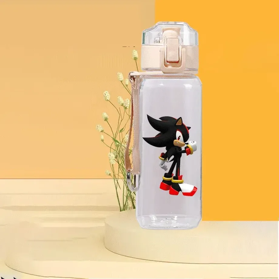 Trendy láhev na vodu s tlakovým uzávěrem v motivech ježka Sonic