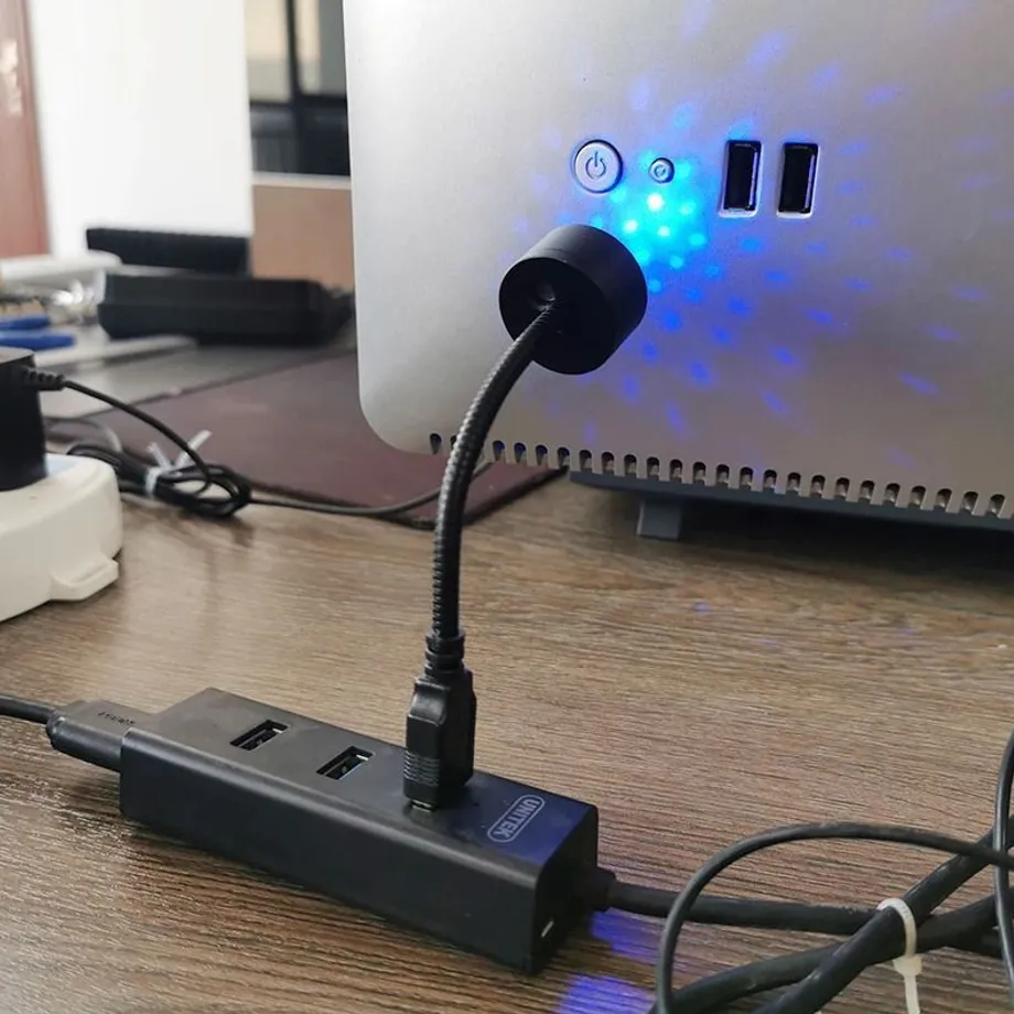 Barevný LED USB projektor do auta