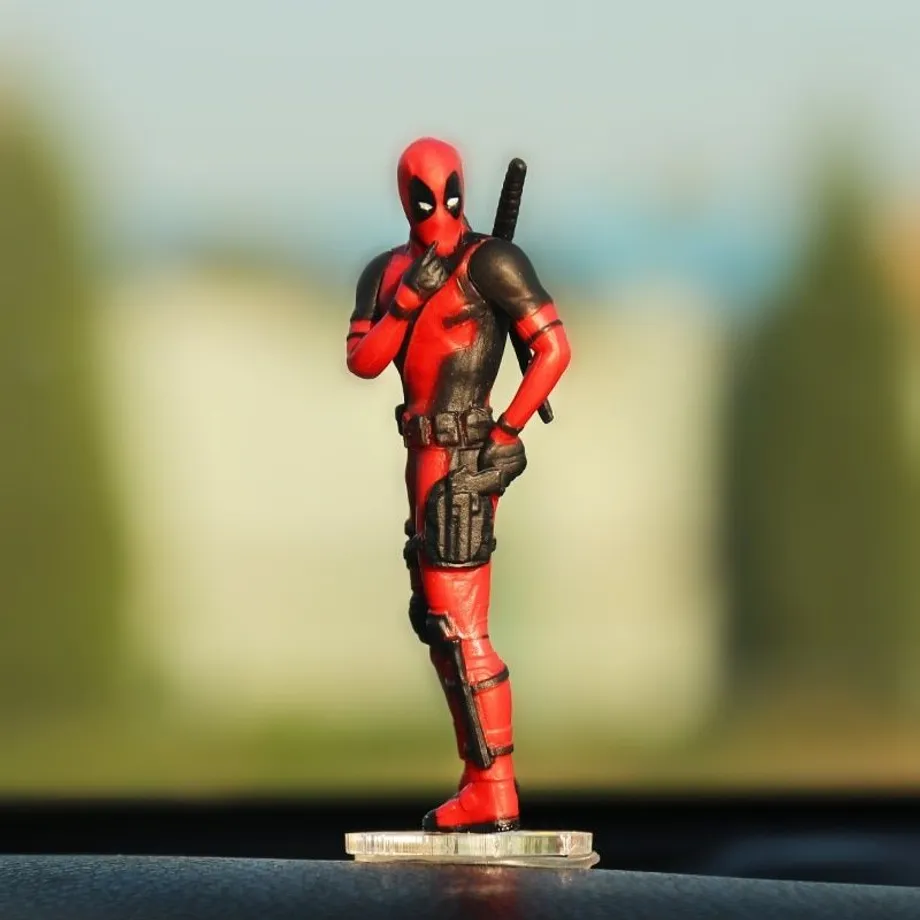 Deadpool minifigurka/postavička Marvel do interiéru auta