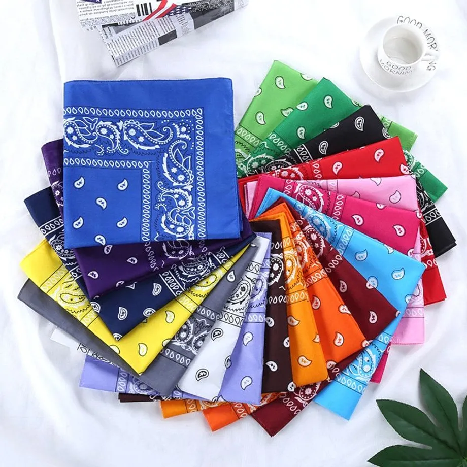 Stylový unisex bavlněný šátek bandana v několika barevných variantách Aristoteles