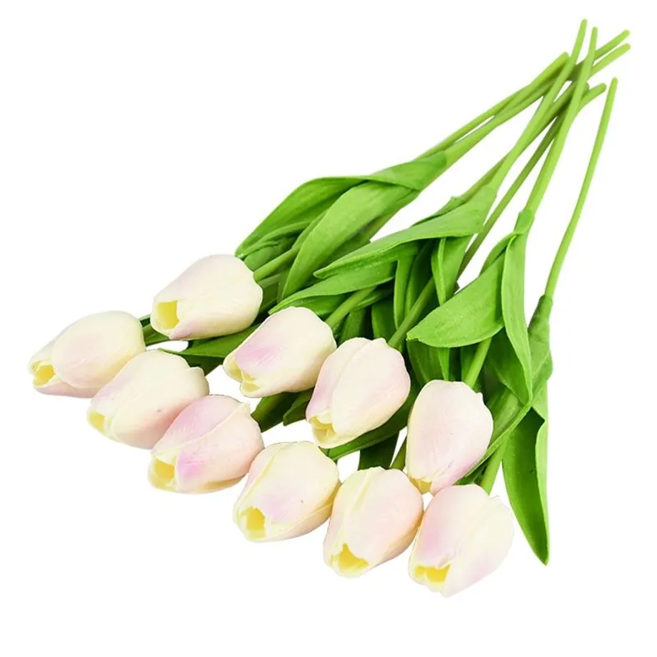 Umělá kytice barevných tulipánů