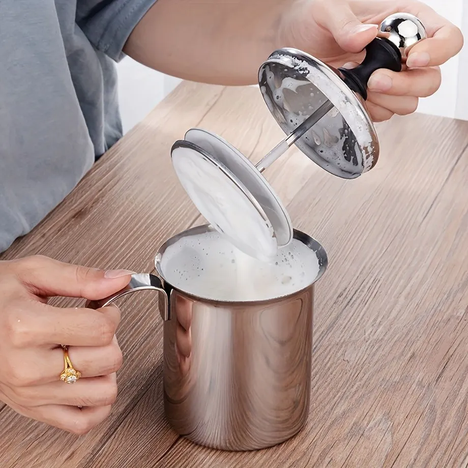 Manuální pěnič mléka 400 ml z nerezové oceli s dvojitým sítkem pro pěnu na Cappuccino a kávu