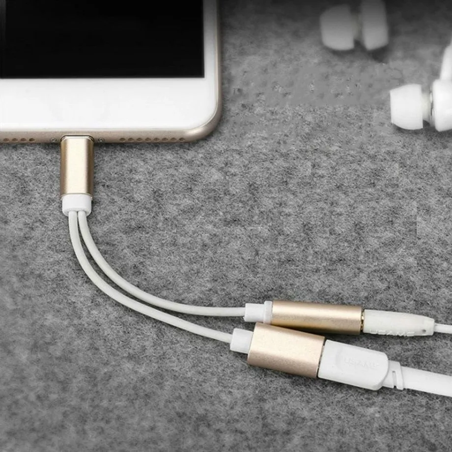 Redukce pro Apple iPhone lightning na 3,5mm jack / Lightning zlata