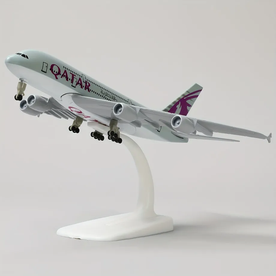 Sběratelský model airbusu A380 společnosti Qatar airways v měřítku 1:300