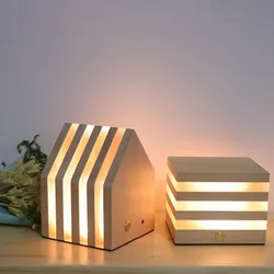 Designová LED stolní lampička - dřevěná