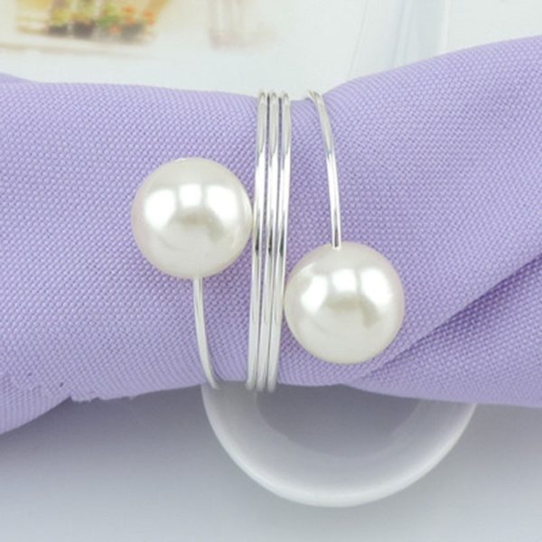 Dekorační kroužky na ubrousky s perlami