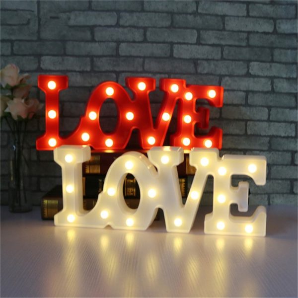 Světelná valentýnská dekorace LOVE
