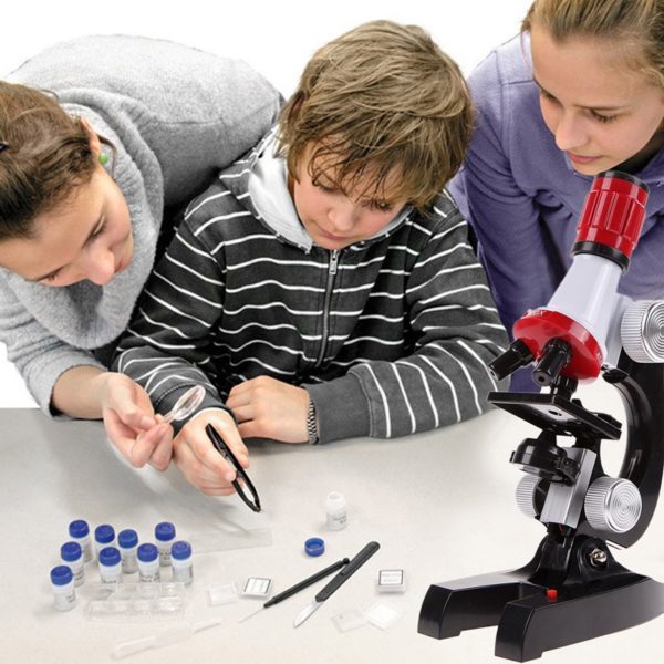 Dětský mikroskop s výbavou