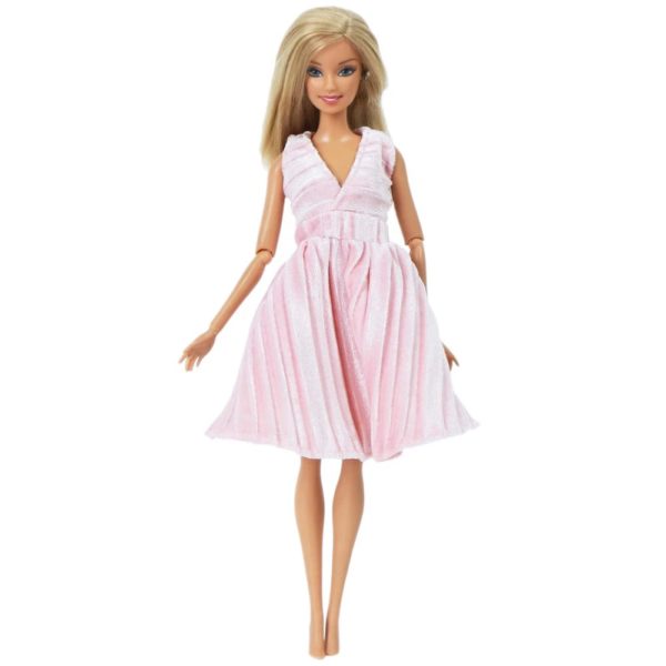 Oblečky na panenku Barbie - 1