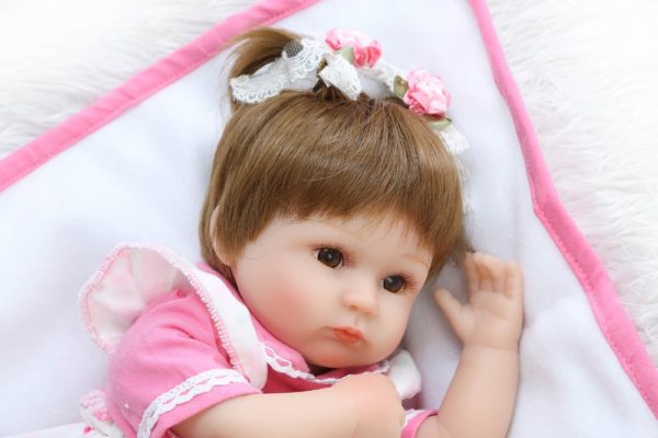 Realistická panenka holčička 41 cm