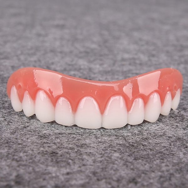 Silikonová zubní náhrada