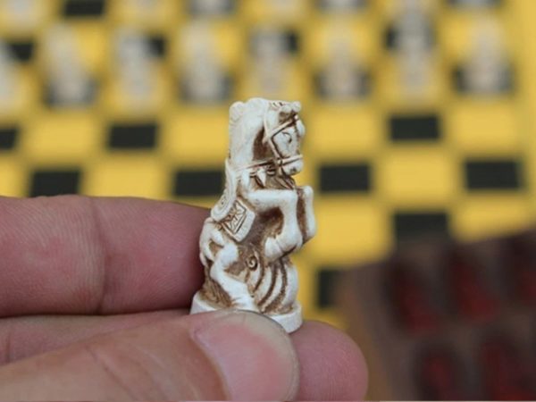 Sada šachových figur Antique + podložka